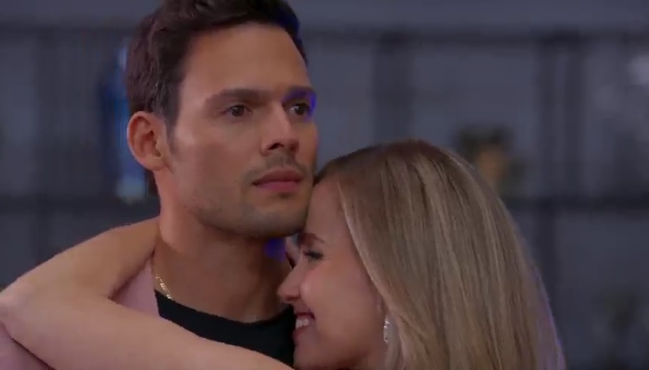 Los Hilos del Pasado Capitulo 33 Completo